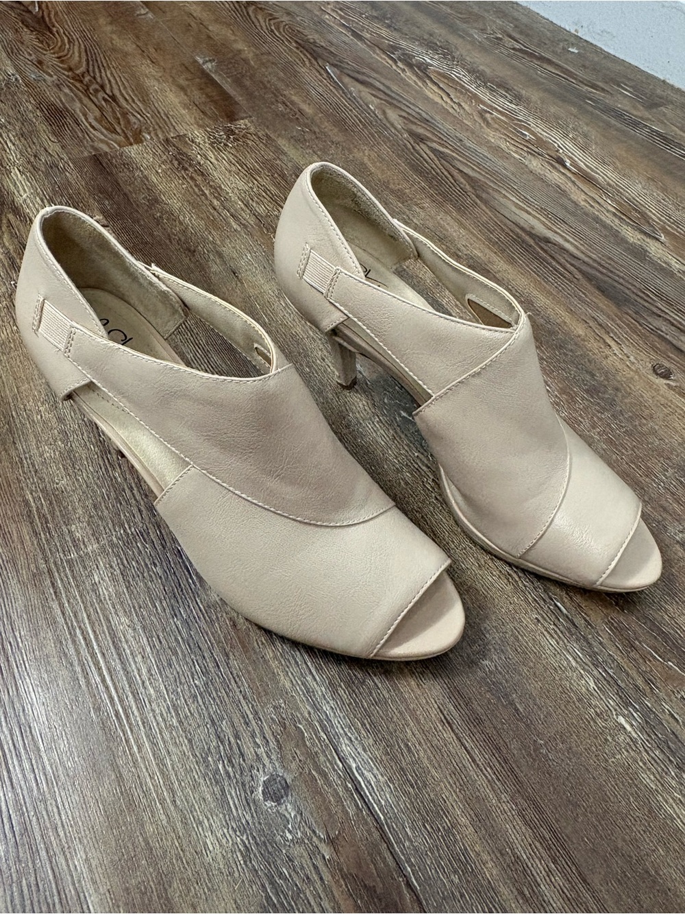 Life Stride Nude Soft System Taupe Peep Toe Heels 8.5 Preppy Formal Wedding